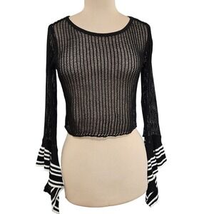 SETTLEDOWN Black Crochet Bell Sleeve Crop Top M/L Retro Y2K Gothic Whimsy Boho
